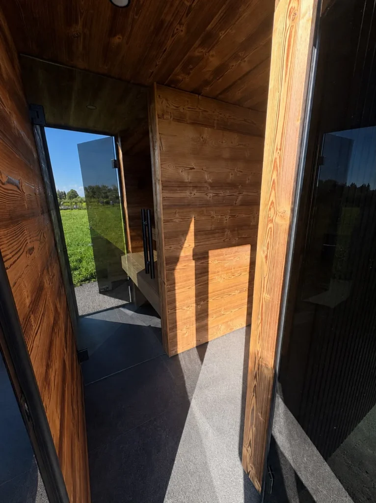 Signature L interior looking towards the glazed door